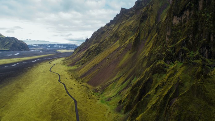 Una de las carreteras hermosas de Islandia.