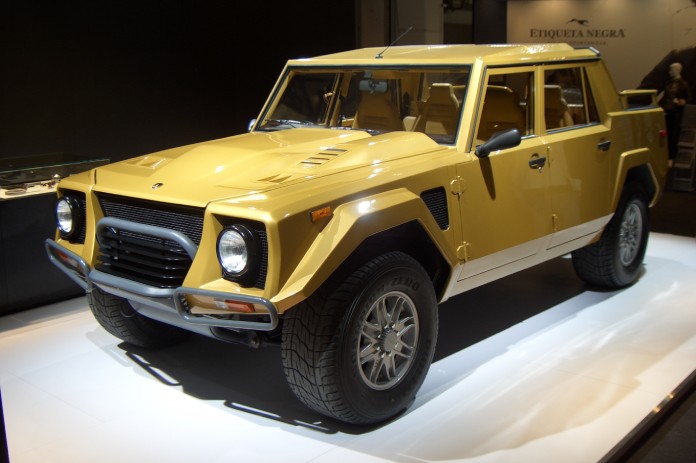 Modelo restaurado del antiguo Lamborghini LM002