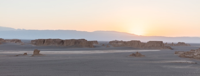 Desierto de lut, uno de los más grandes del mundo.