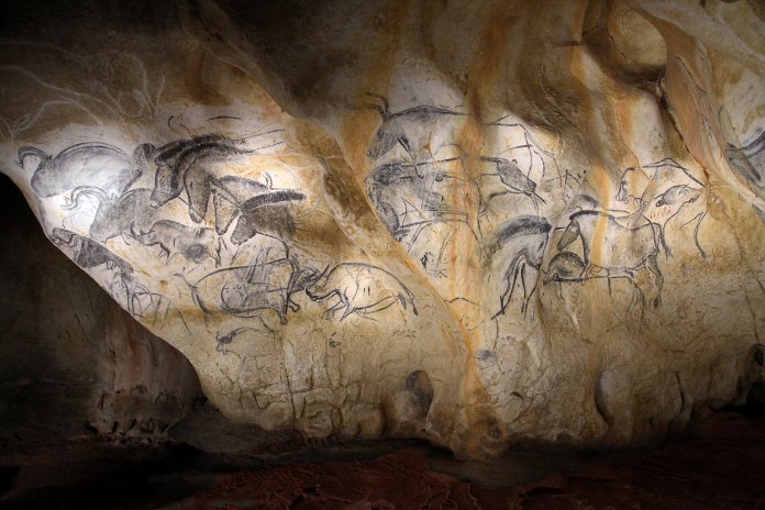 Pinturas rupestres, uno de los primeros inventos de la prehistoria en forma de arte y comunicación no verbal.