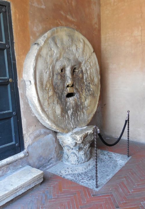 La fuente de la verdad en Roma, ciudad del amor.