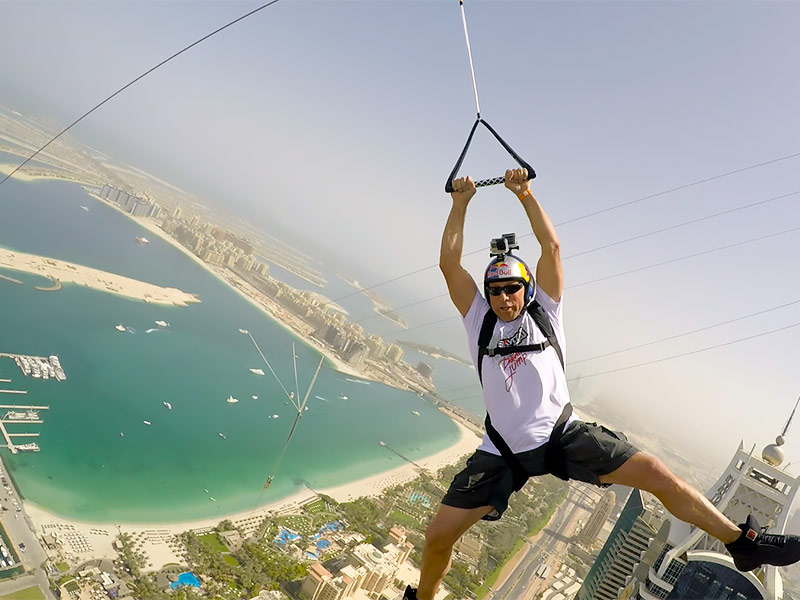 Dubái sorprende con la tirolina más alta del mundo